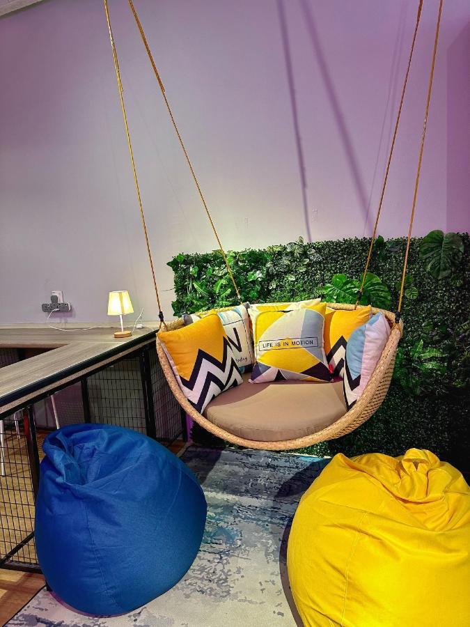 Swing & Pillows @ Beach Street Джордж Таун Екстериор снимка